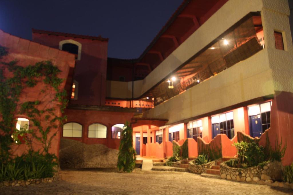 Hotel La Hasienda Kupang  Luaran gambar